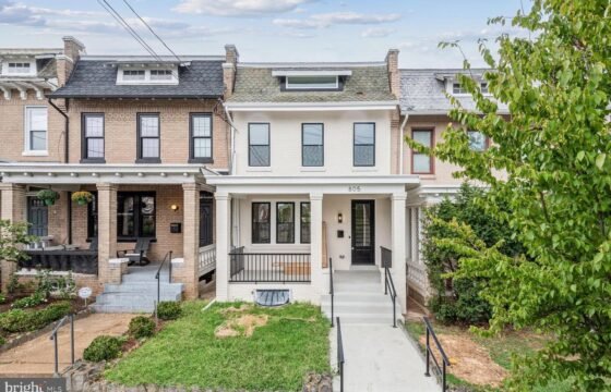 805 EMERSON STREET 20011 LL25-06818