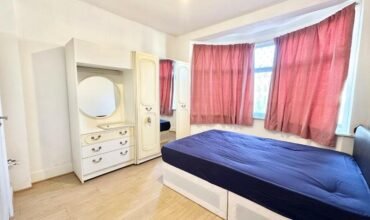 Room 1, South Park Terrace, Ilford, IG1